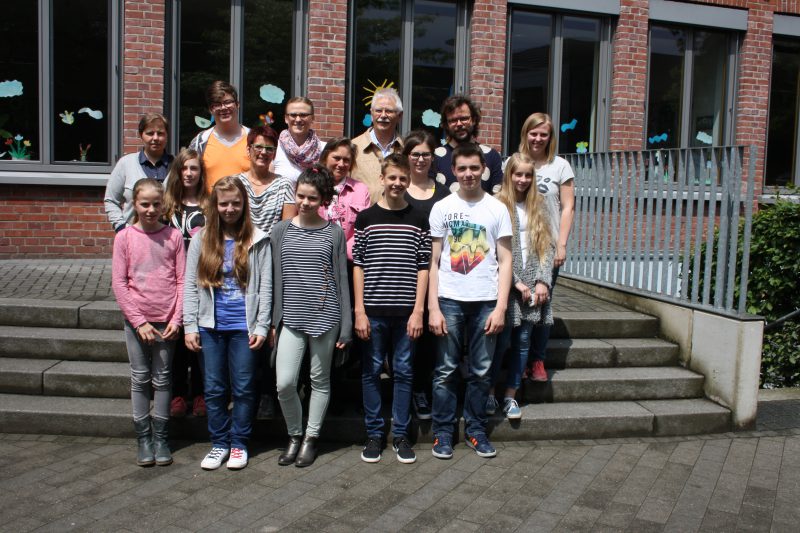 Das sind 16 der rund 30 MusikerInnen bei der vergangenen Probe in der Grundschule Ratheim.
